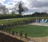 artificial putting green